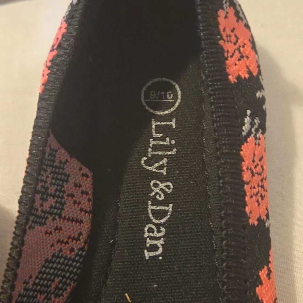 Lily & Dan Black and Pink Kids Shoes Size 9/10